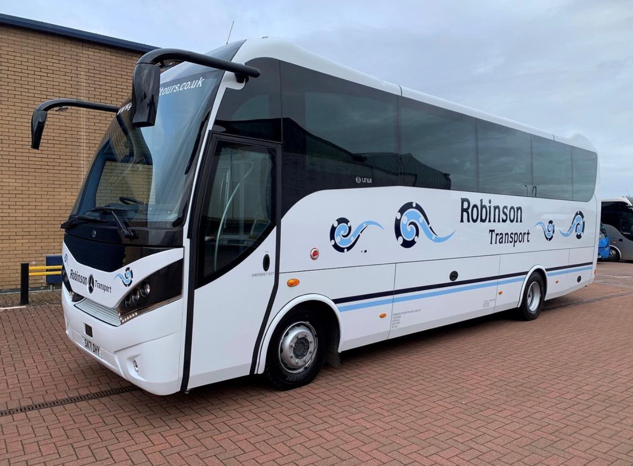 ROBINSON TRANSPORT SHETLAND TAKES DELIVERY OF A NEW UNVI TOURING GT