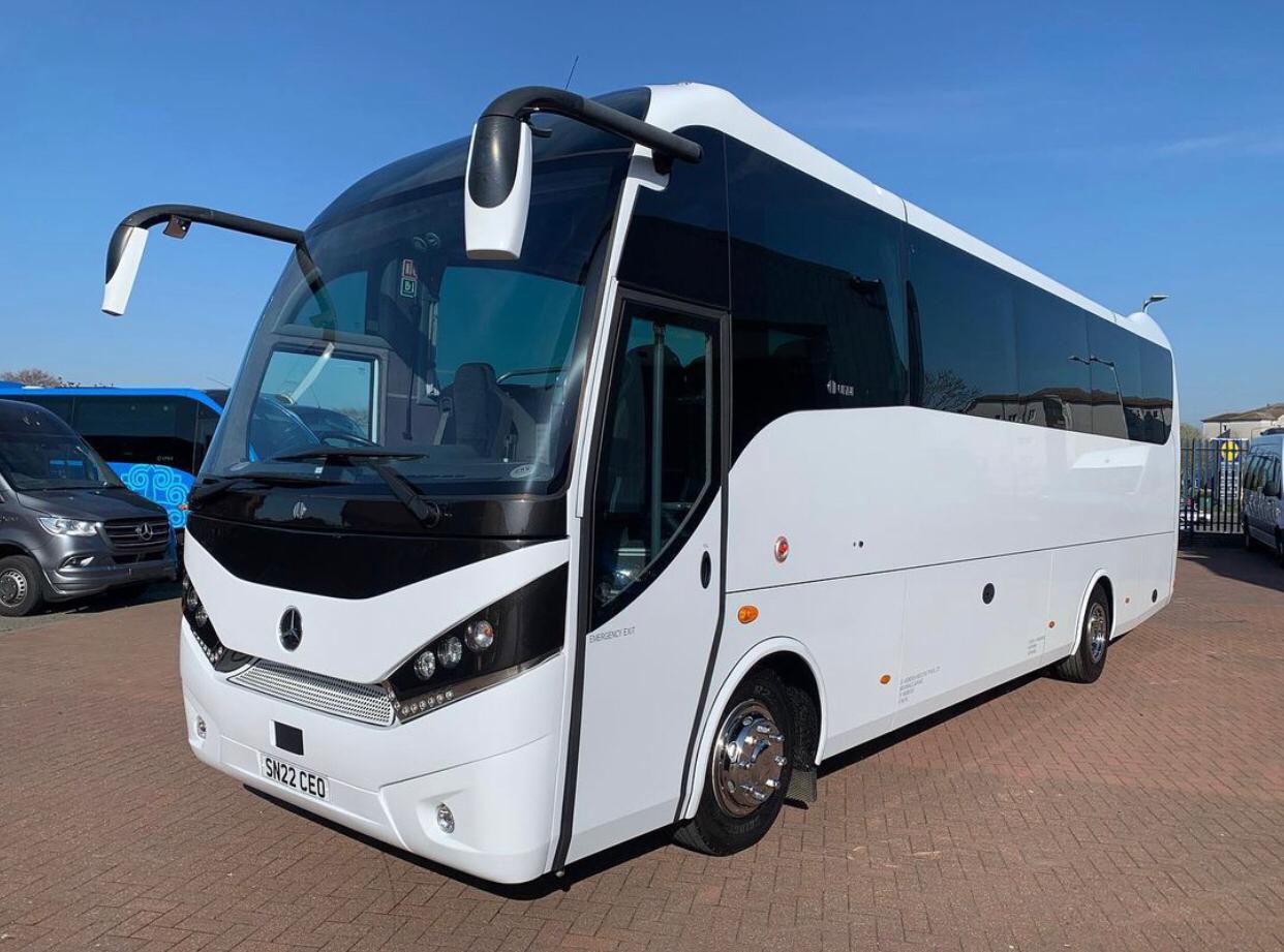 ST. ANDREWS EXECUTIVE TRAVEL LTD. TAKE DELIVERY OF TWO NEW UNVI TOURING GTs