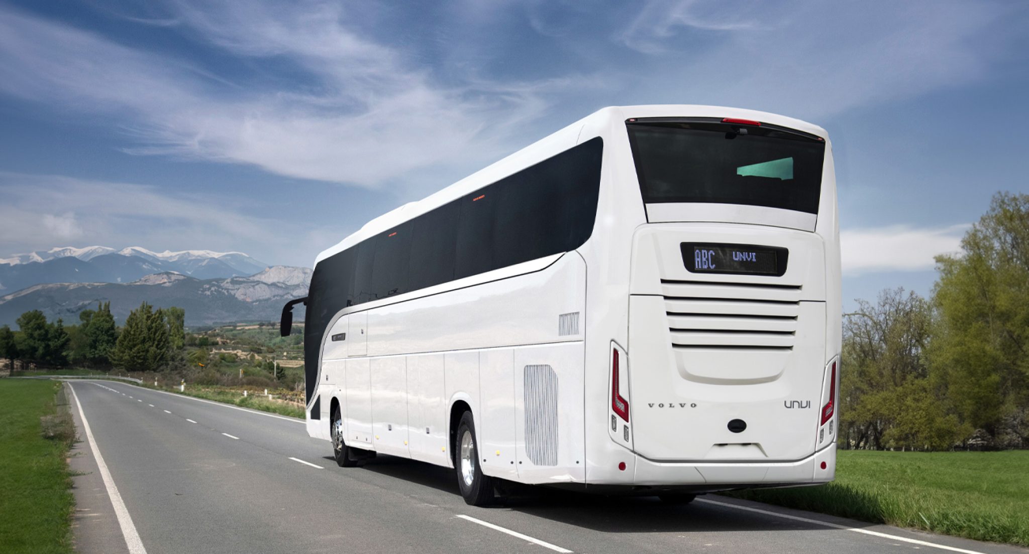 Volvo Bus UK & Ireland and UNVI announce new luxury coach - Unvi