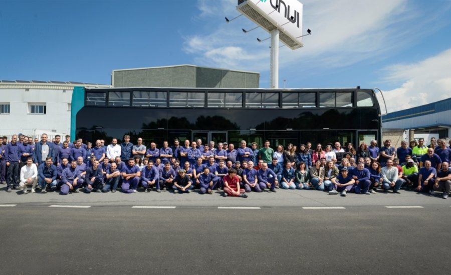 UNVI has completed the delivery of 18 fully electric i23 double-decker tourist buses to Transports Metropolitans de Barcelona (TMB)